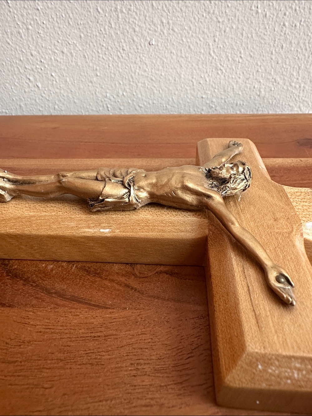 Wooden Wall Crucifix with Gold-tone Corpus - Picture 4 of 4